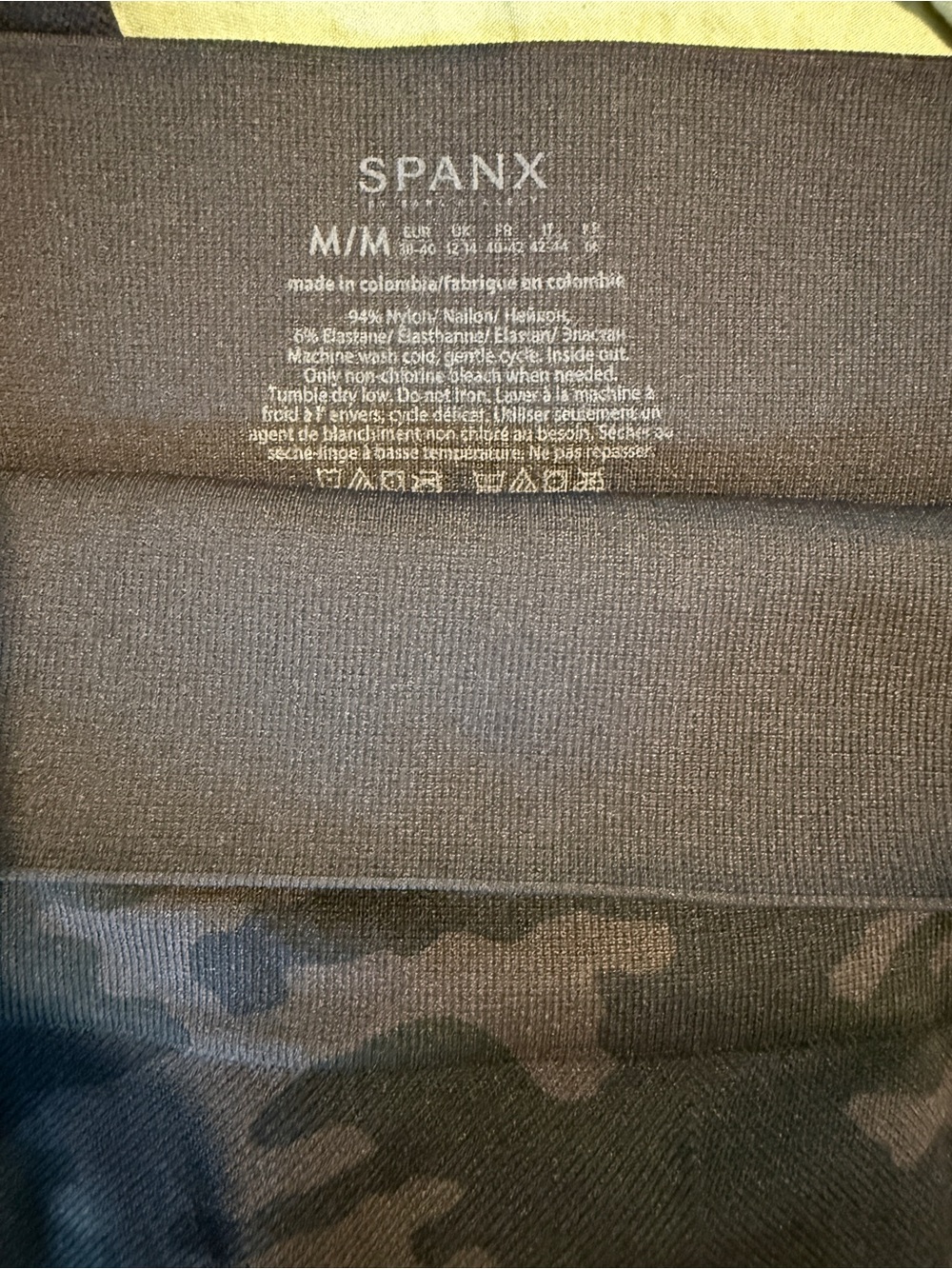 Spanx Look at Me Now Seamless Camo Leggings in Medium